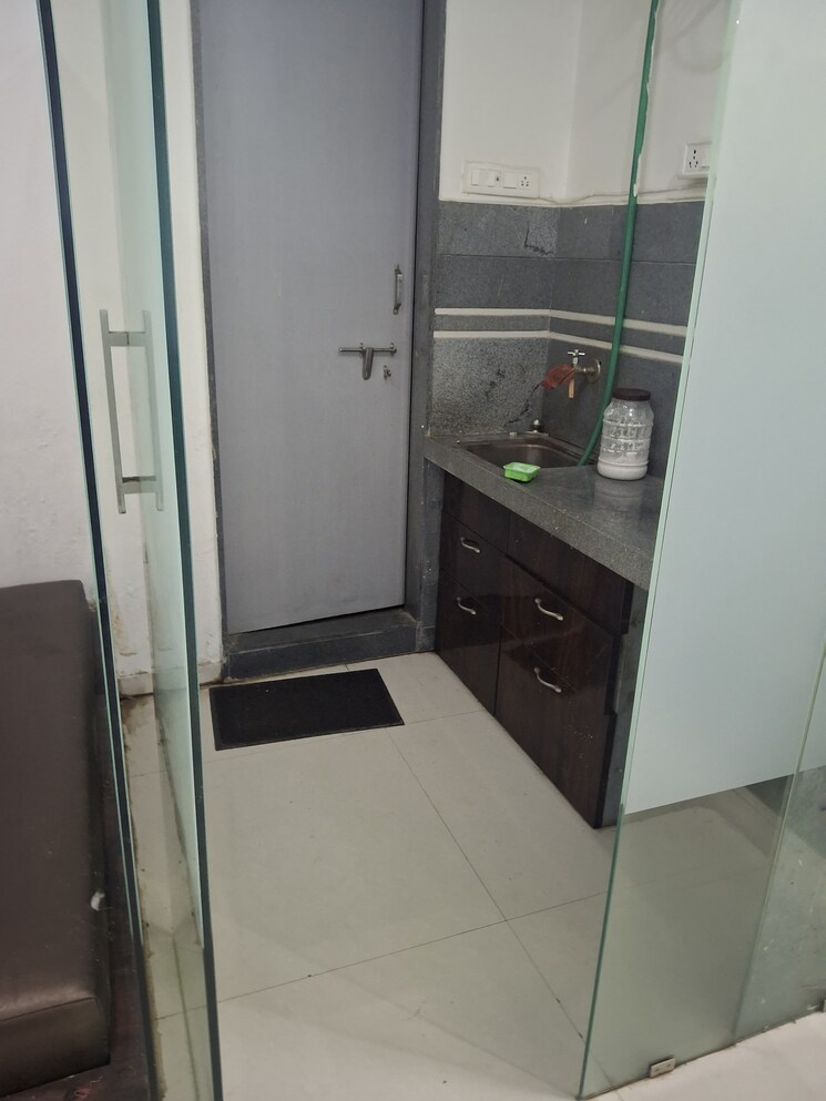 Bathroom, adajan Commercial Office Space 800 Sq.Ft. In Adajan Surat 9164473