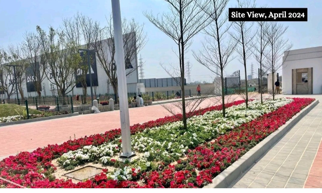 4 BHK + Servant Room Apartment For Sale in DLF Privana South