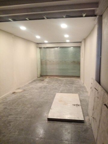 Room in  Showroom at Mathuradas Mills Estate, Lower Parel – for Rent