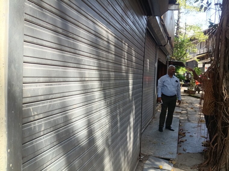 Balcony, mathuradas-mills-estate Commercial Showroom 700 Sq.Ft. In Lower Parel Mumbai 9164494