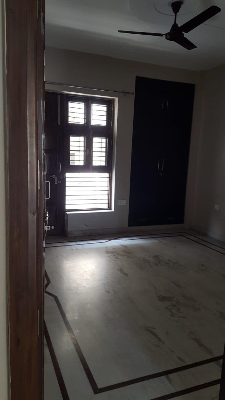 Room, sector 38 2 Bedroom 1050 Sq.Ft. Builder Floor In Sector 38 Gurgaon 9164508