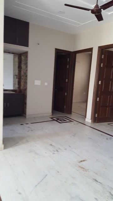 2 BHK Builder Floor For Rent in Sector 38