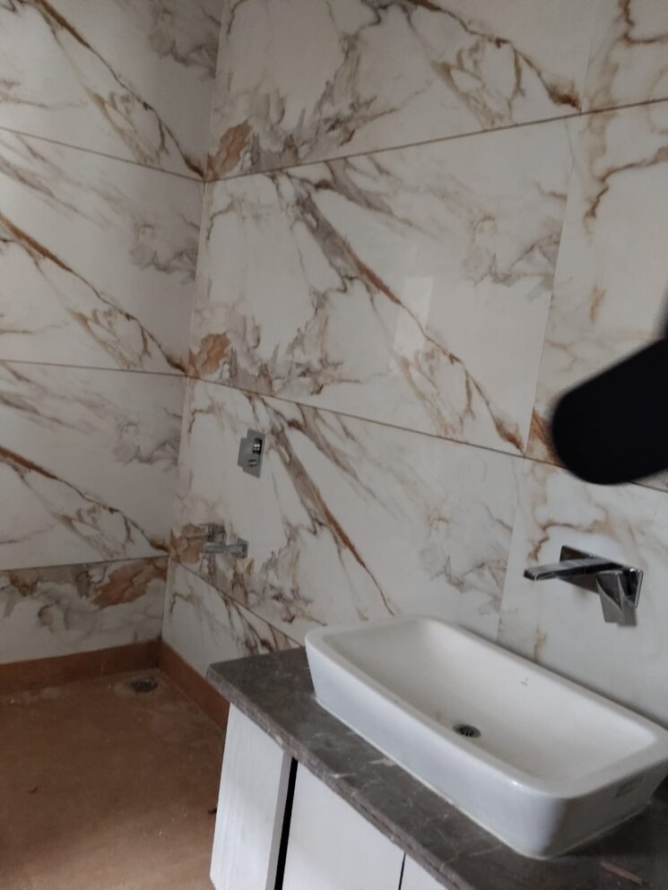 Bathroom, supertech-crown-town 2 Bedroom 930 Sq.Ft. Apartment In Sector 74 Noida 9164521