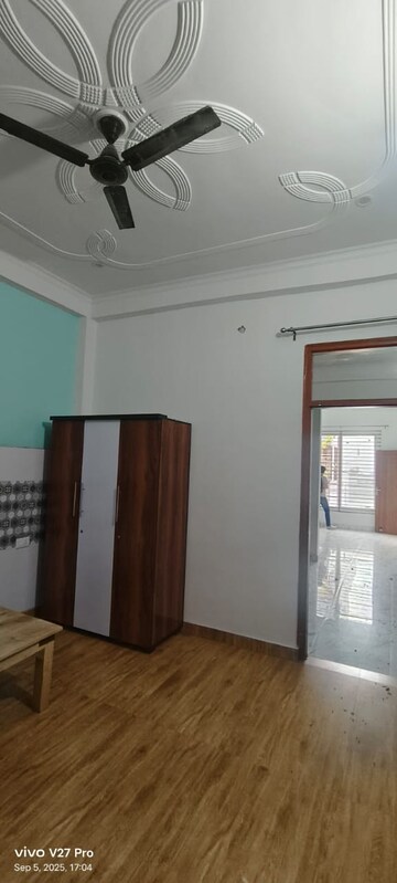 Room in 2 BHK Independent House at Gomti Nagar – for Rent