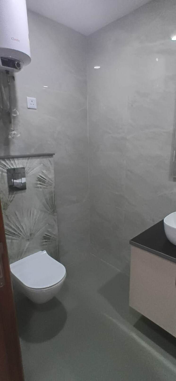 Bathroom, kalkaji 3 Bedroom 1800 Sq.Ft. Builder Floor In Kalkaji Delhi 9164542