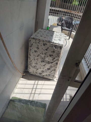 Balcony in 1 RK Apartment at Sector 63a – for Rent