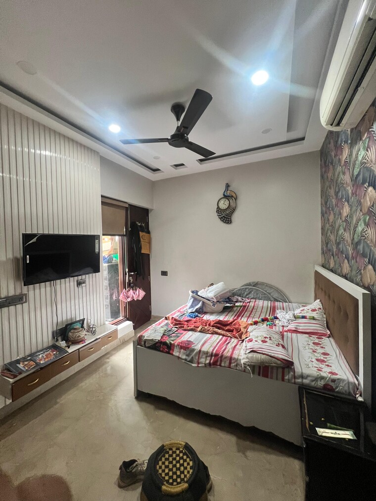 Bedroom, navbharat-apartments 2.5 Bedroom 1000 Sq.Ft. Apartment In Paschim Vihar Delhi 9164551