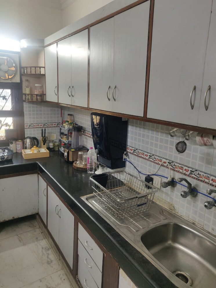 Kitchen, lajpat nagar iii 2 Bedroom 1050 Sq.Ft. Builder Floor In Lajpat Nagar Iii Delhi 9164572