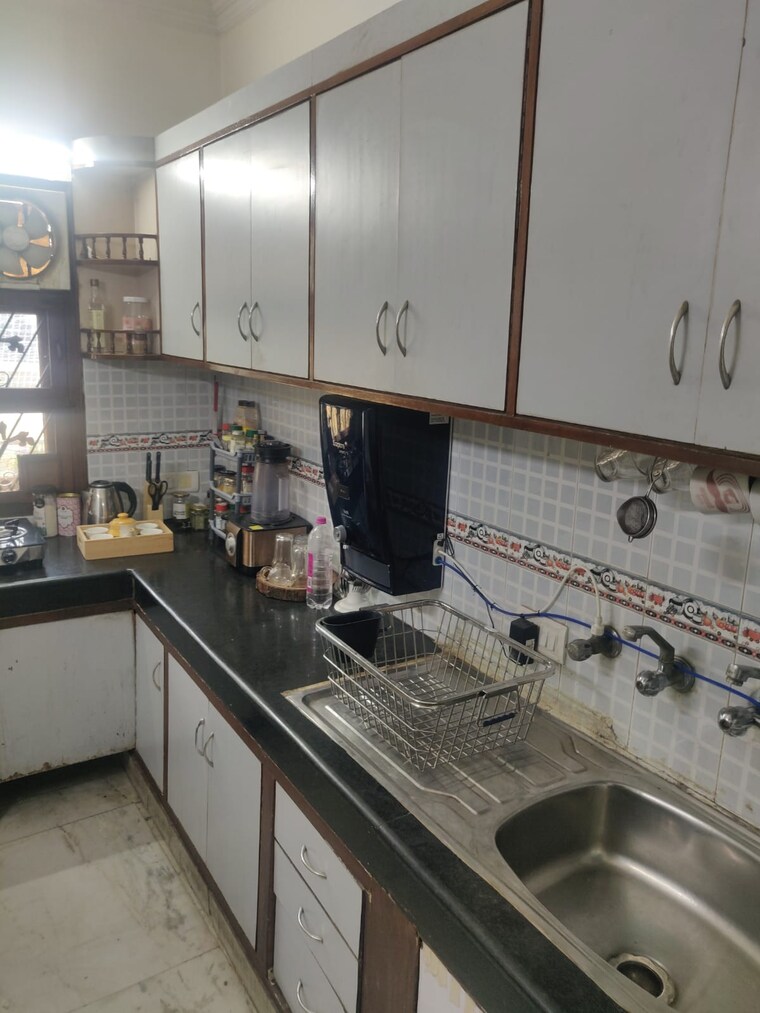 Kitchen, lajpat nagar iii 2 Bedroom 1050 Sq.Ft. Builder Floor In Lajpat Nagar Iii Delhi 9164572