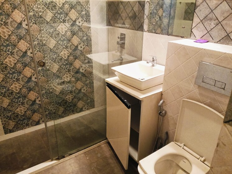 Bathroom, chittaranjan park 2 Bedroom 1050 Sq.Ft. Builder Floor In Chittaranjan Park Delhi 9164579