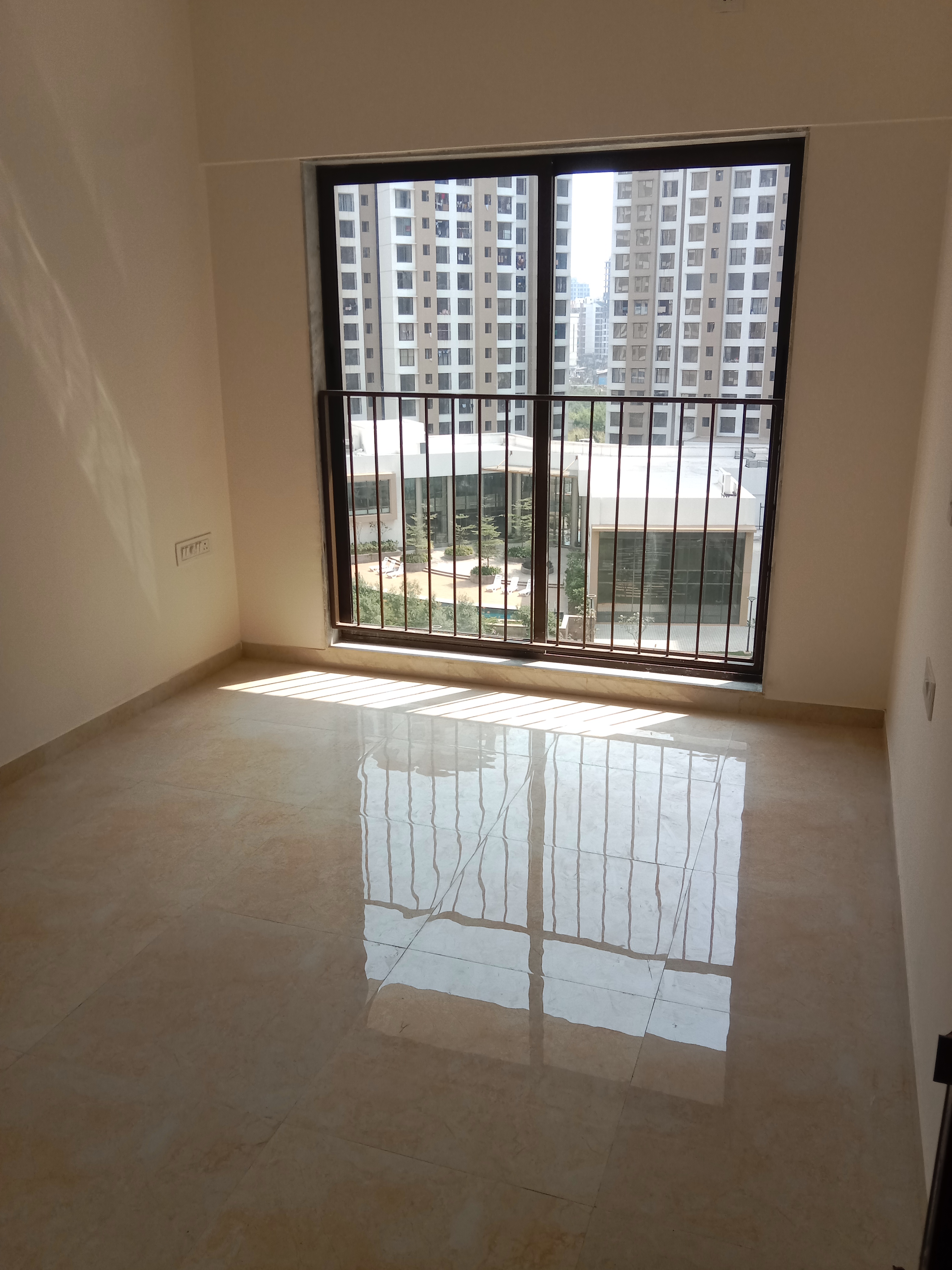 2 BHK Apartment For Sale in Sunteck Maxxworld