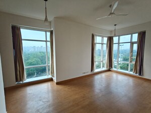 Room in 4 BHK Builder Floor at Defence Colony – for Rent