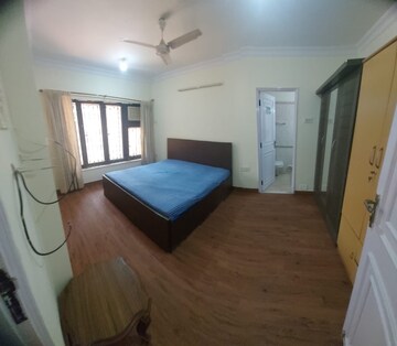 Room in 2 BHK Apartment at Raheja Classique, Andheri West – for Rent