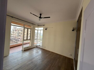Room in 2 BHK Apartment at Raheja Atharva, Sector 109 – for Rent