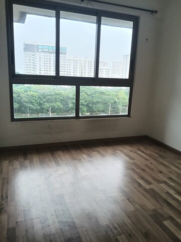 Room in 2 BHK Apartment at The Wadhwa Address Panorama, Ghatkopar West – for Rent