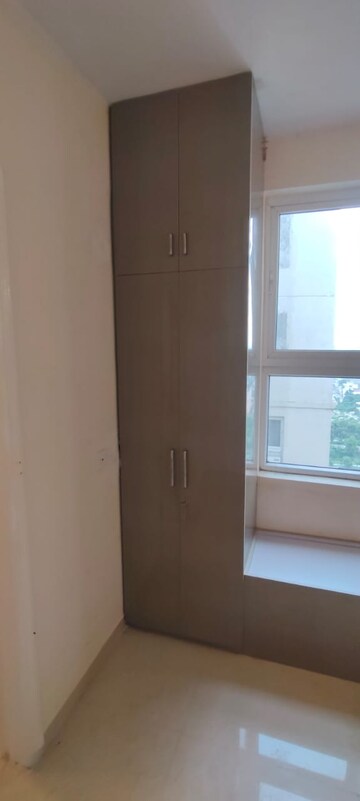 Furnished Amenities in 3 BHK Apartment at Omaxe The Palace, Gomti Nagar – for Rent
