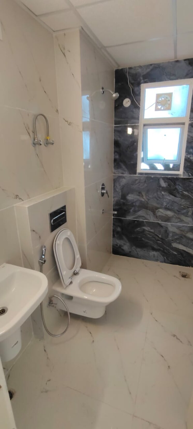 Bathroom, omaxe-the-palace 3 Bedroom 1550 Sq.Ft. Apartment In Gomti Nagar Lucknow 9164781