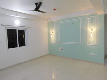 Room in 3 BHK Apartment at Rajapushpa Provincia, Narsingi – for Rent