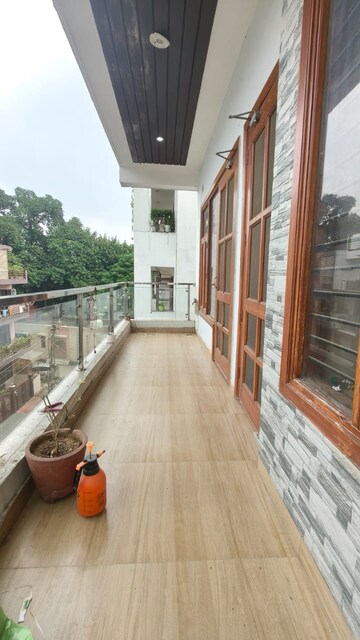 Balcony in 3 BHK Builder Floor at AVA Court, Sector 47 – for Rent