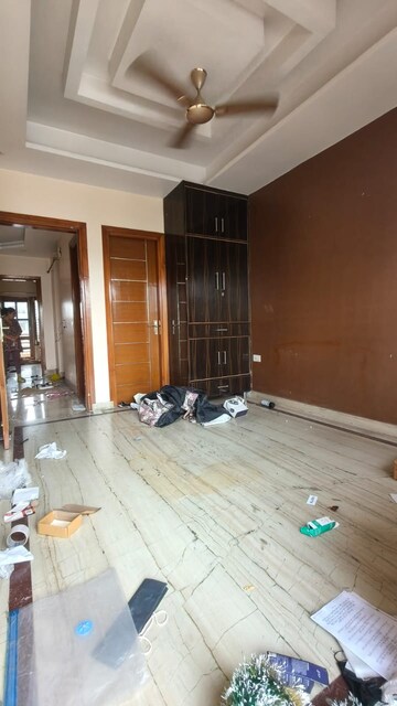 Parking in 3 BHK Builder Floor at AVA Court, Sector 47 – for Rent