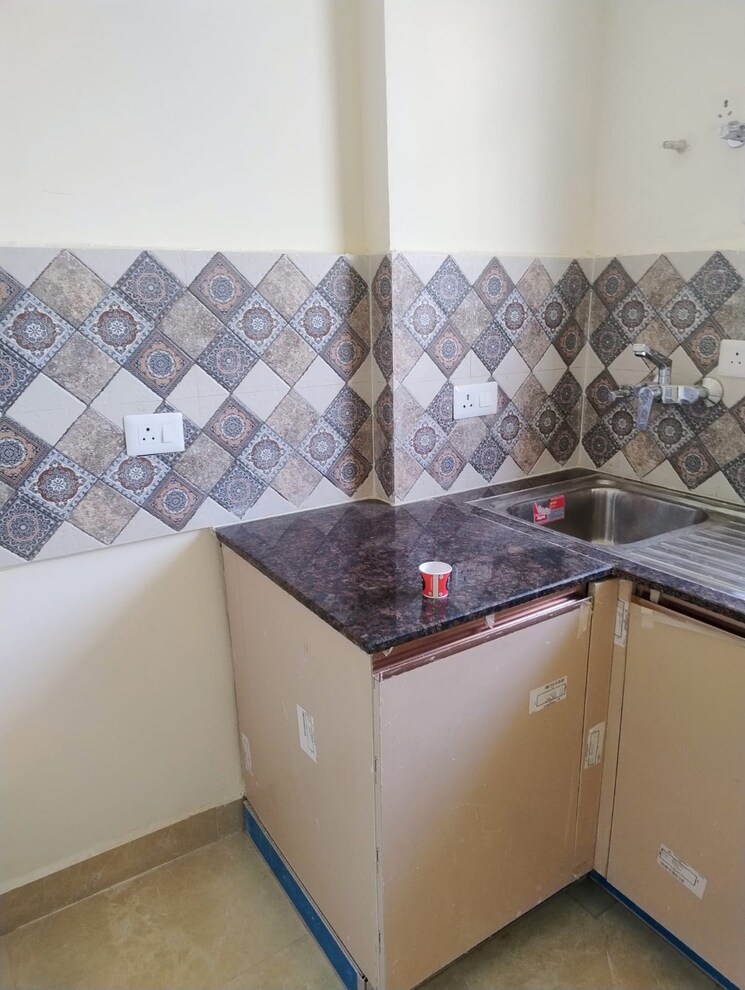 Kitchen, signature-global-park-4-and-5 3 Bedroom 1006 Sq.Ft. Apartment In Sohna Sector 36 Gurgaon 9164829