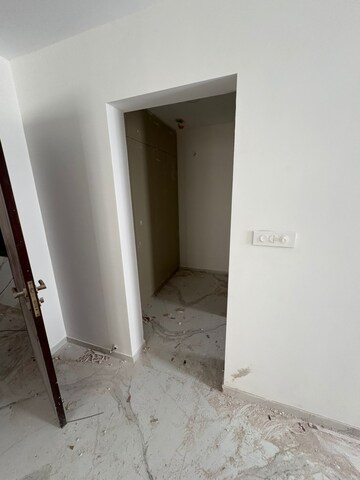 Room in 4 BHK Apartment at DSR The Classe, Narsingi – for Rent