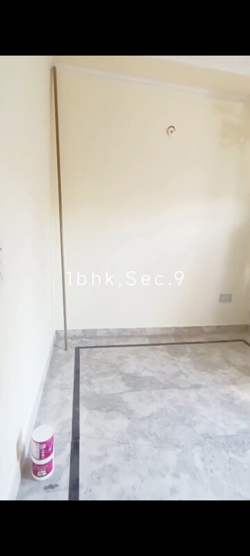 Furnished Amenities in 1 BHK Independent House at Sector 9 – for Rent