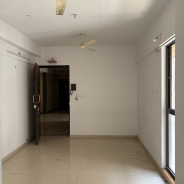 Room in 1 BHK Apartment at Lodha Palava City Lakeshore Greens, Hedutane – for Rent