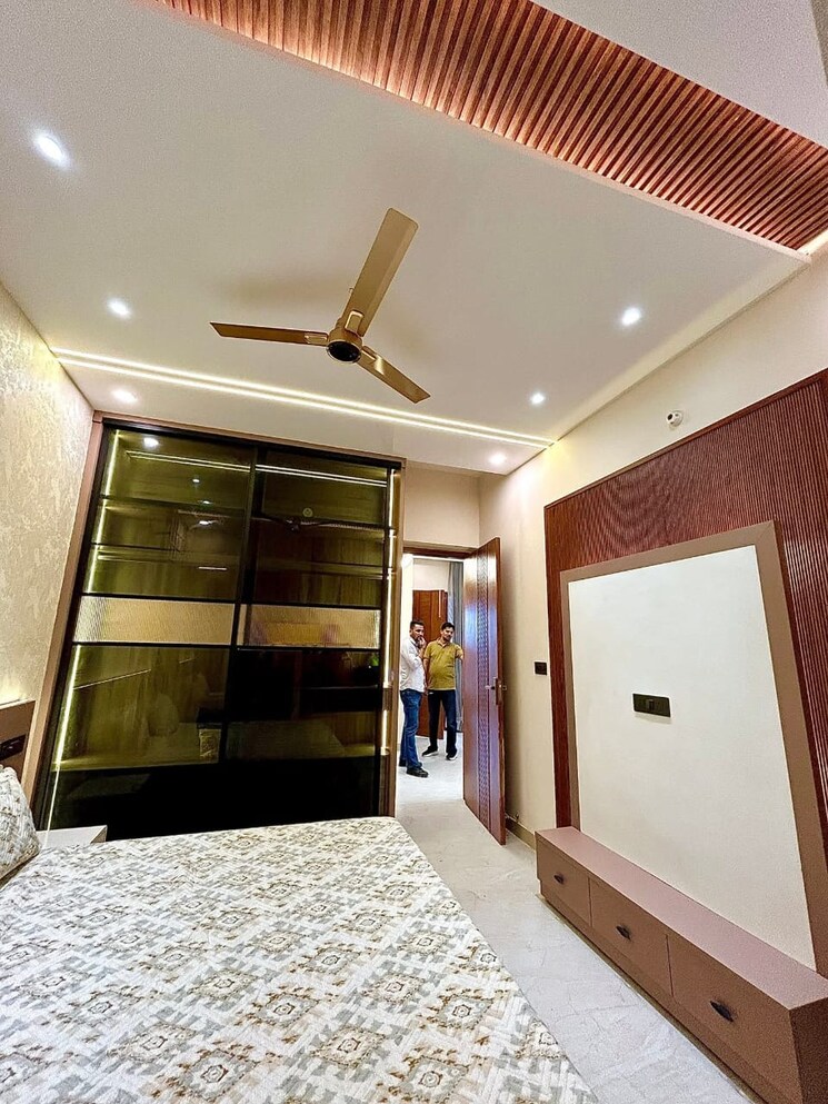 Room, sector 125 4 Bedroom 114 Sq.Yd. Independent House In Sector 125 Mohali 9164892