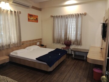 Bedroom in 1 BHK Apartment at Evershine Millennium Paradise, Kandivali East – for Rent