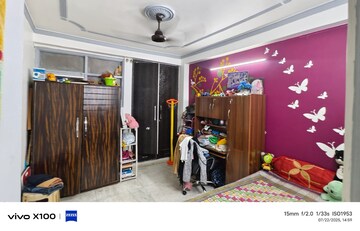 Bedroom in 3 BHK Apartment at Shaheen Bagh – for Sale