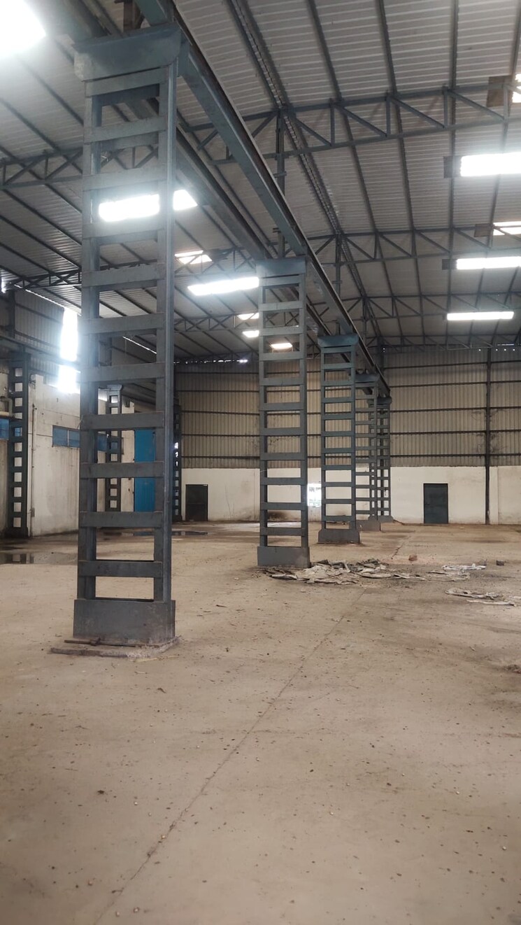  Parking, chaupanki Commercial Industrial Plot 2700 Sq.Mt. In Chaupanki Bhiwadi 9164874