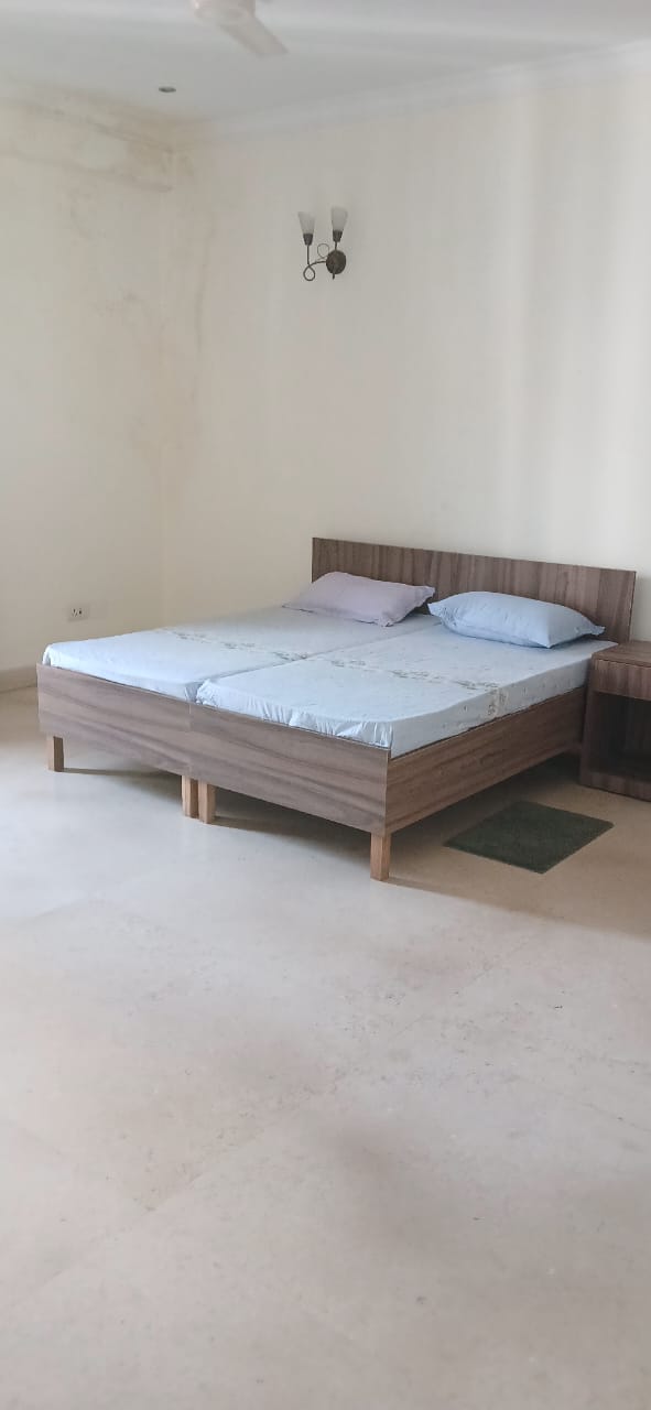 3 BHK + Servant Room Builder Floor For Rent in Jor Bagh