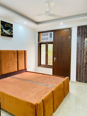 Room in 2 BHK Apartment at Saket – for Rent