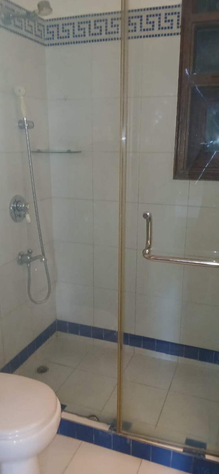 Bathroom, jor bagh 3 Bedroom 3000 Sq.Ft. Builder Floor In Jor Bagh Delhi 9164939