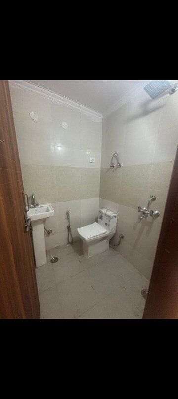 Bathroom in 1 BHK Builder Floor at Saket – for Rent