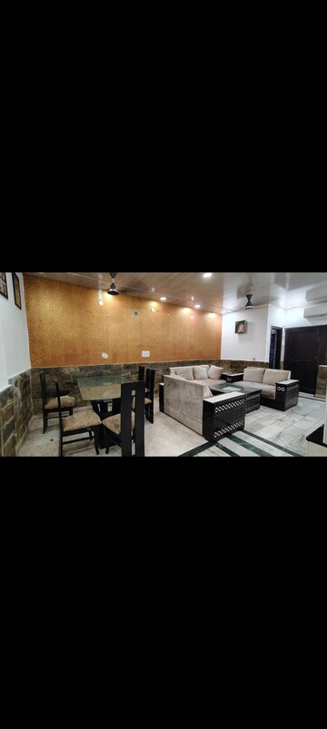 1 BHK Builder Floor For Rent in Saket