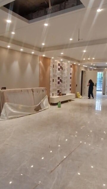 Room in 4 BHK Builder Floor at Faridabad Central – for Sale