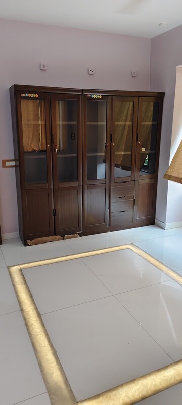 Room in 2 BHK Apartment at Hiranandani Gardens Silver Oak, Powai – for Sale
