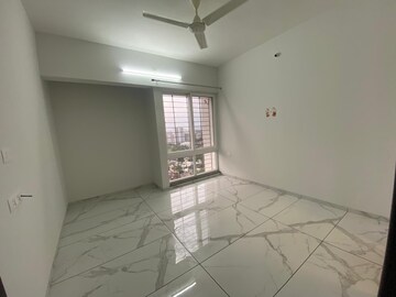 Room in 3 BHK Apartment at Rahul Downtown, Punawale – for Rent