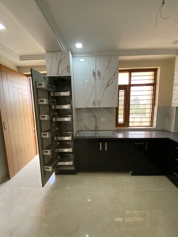 Kitchen in 3 BHK Independent House at Sector 4 – for Rent