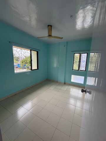 Room in 2 BHK Apartment at Vakola – for Rent