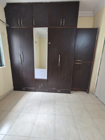 Room in 1 BHK Apartment at Kopar Khairane – for Rent