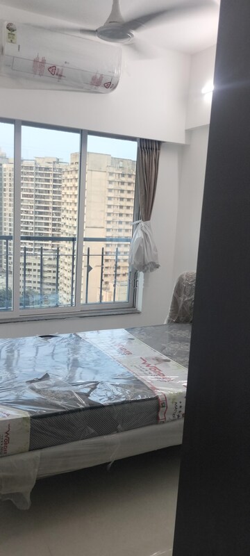 Room in 1 BHK Apartment at Dimple 19 North, Kandivali West – for Rent