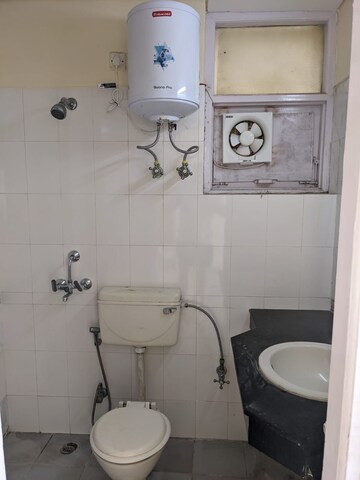 Bathroom in 4 BHK Apartment at Ardee City The Residency, Sector 52 – for Rent