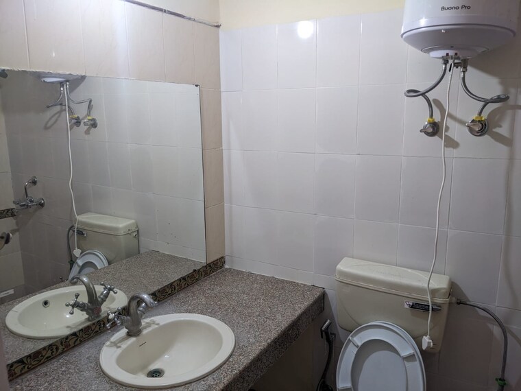 Bathroom, ardee-city-the-residency 4 Bedroom 1660 Sq.Ft. Apartment In Sector 52 Gurgaon 9165399
