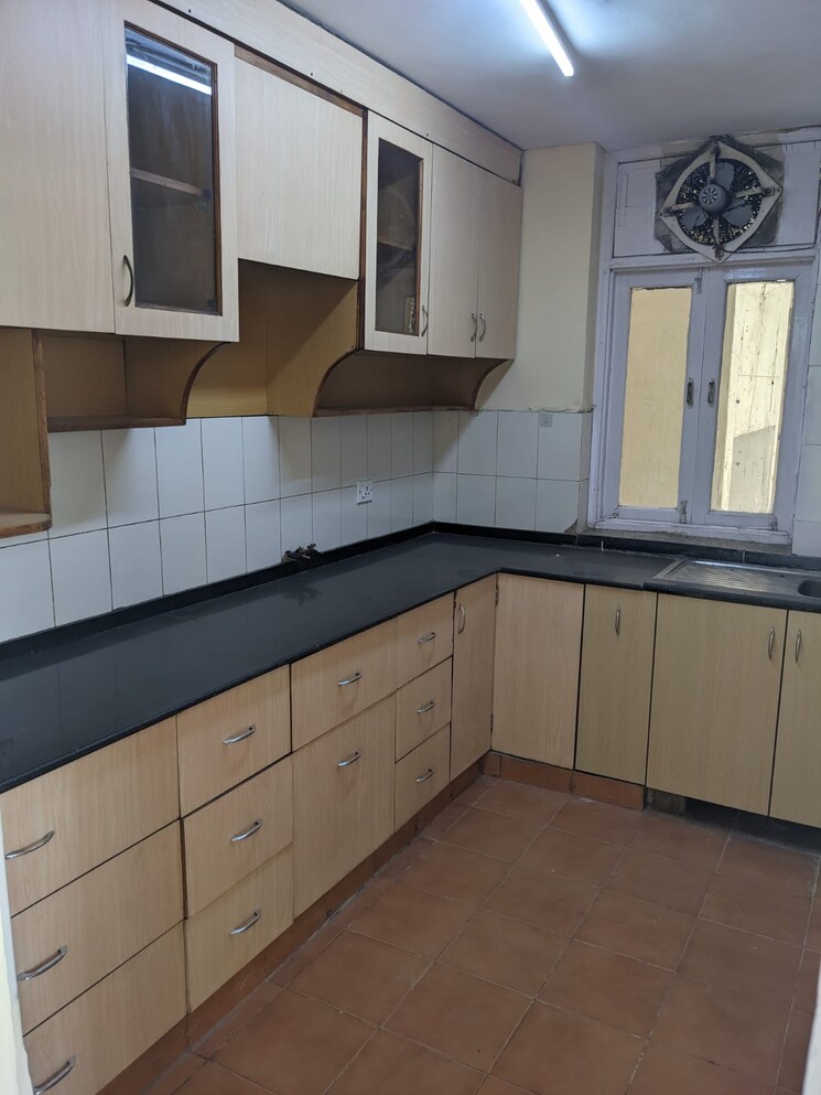Kitchen, ardee-city-the-residency 4 Bedroom 1660 Sq.Ft. Apartment In Sector 52 Gurgaon 9165399