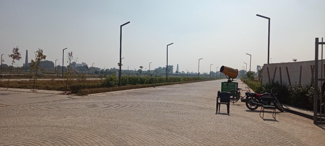 Plot For Sale in Bptp District 2, Sector 8