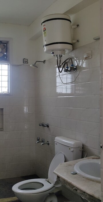 Master Bedroom in 3 BHK Apartment at Unitech Residency Greens, Sector 46 – for Rent