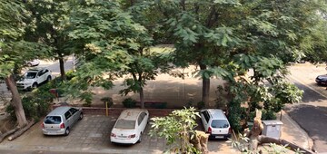 Parking in 3 BHK Apartment at Unitech Residency Greens, Sector 46 – for Rent